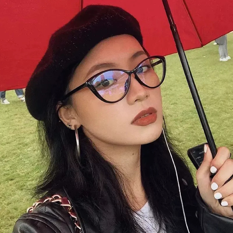 Fashionable Cat-Eye Women’s Retro Glasses - Tortoise Shell Frame
