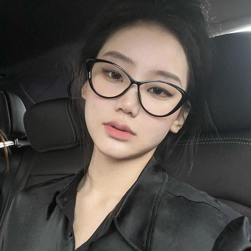 Fashionable Cat-Eye Women’s Retro Glasses - Bright Black