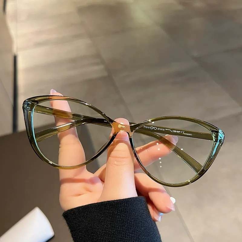 Fashionable Cat-Eye Women’s Retro Glasses - Tortoise Shell Frame