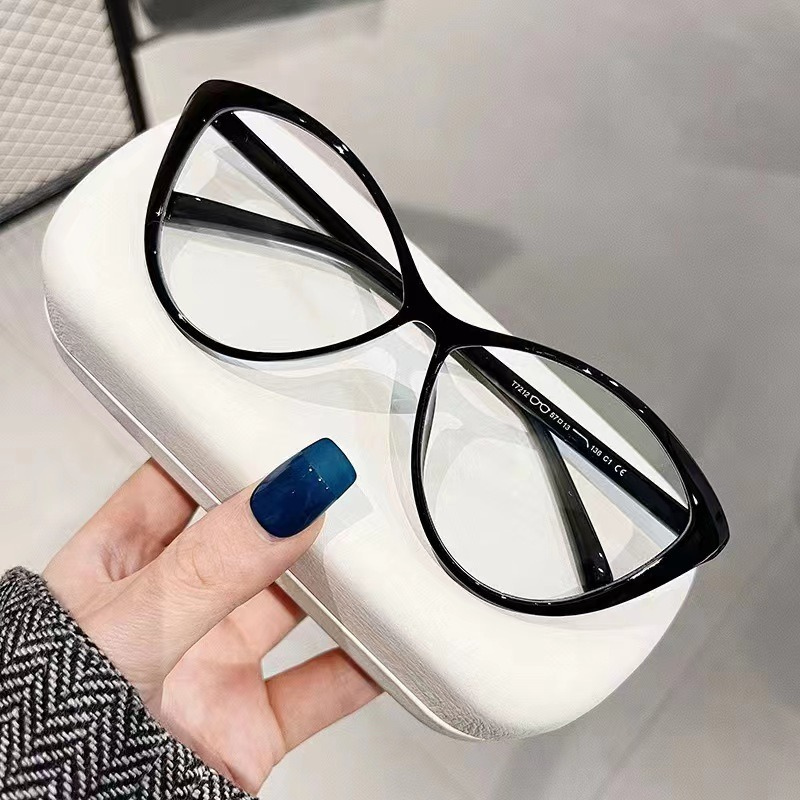 Fashionable Cat-Eye Women’s Retro Glasses - Bright Black