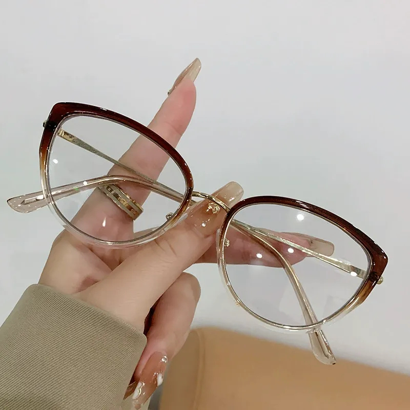 Cross-Border Fashion Photochromic Glasses - Gradual Tea