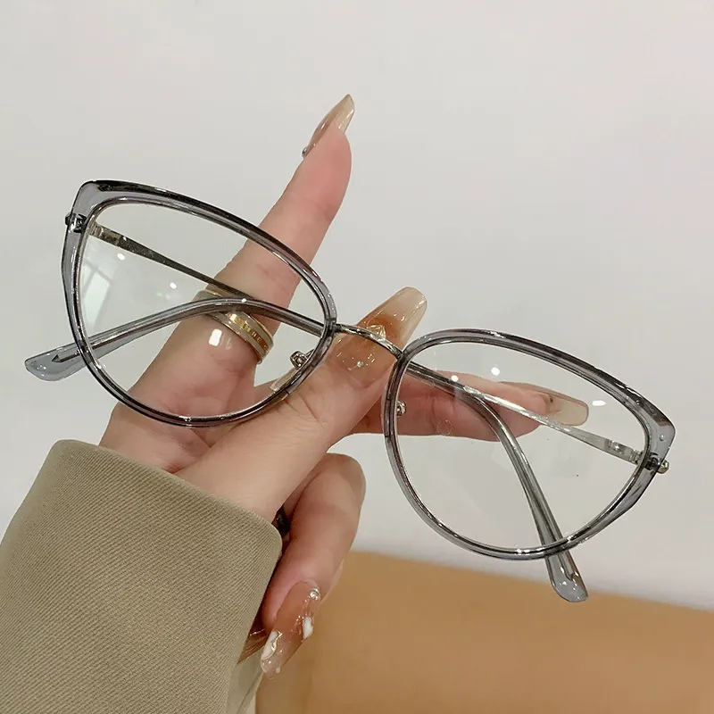 Cross-Border Fashion Photochromic Glasses - Gradual Tea
